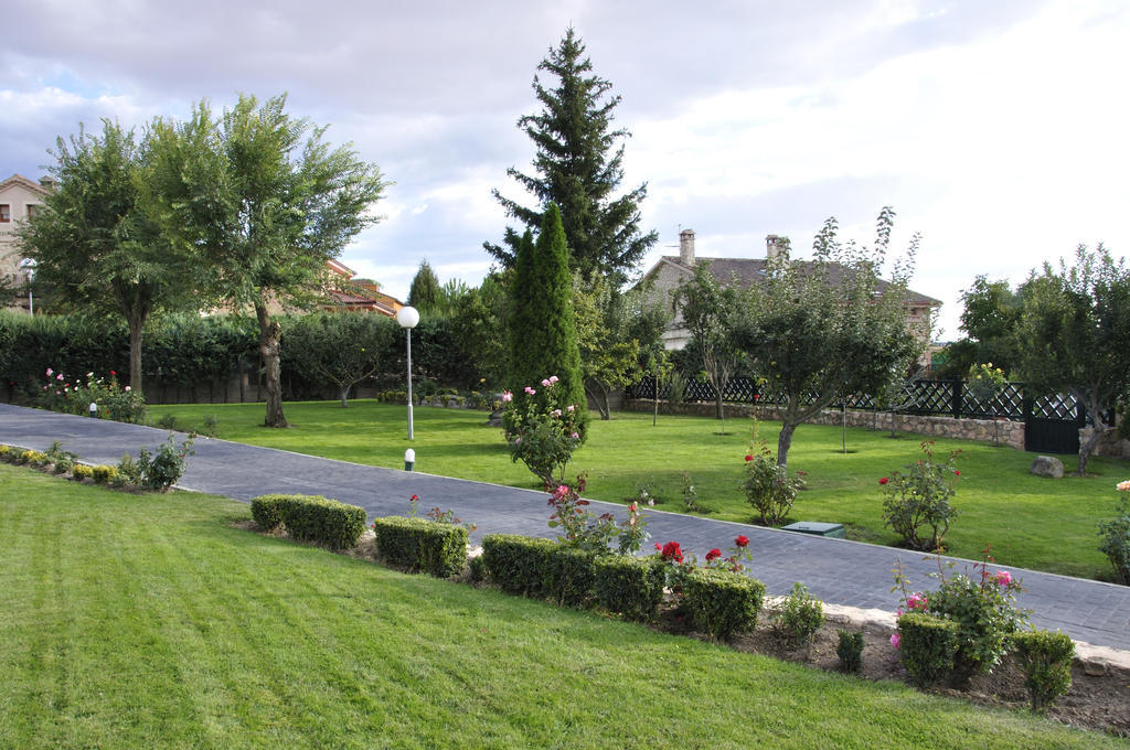 Hospederia Gemma Hotel La Lastrilla Luaran gambar